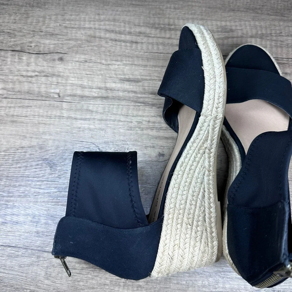 Moda Spana~Women's~